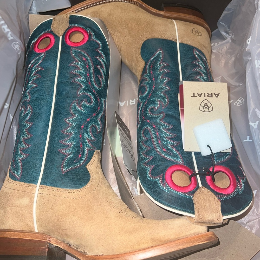 Ariat Futurity Boon Boots NIB 6.5